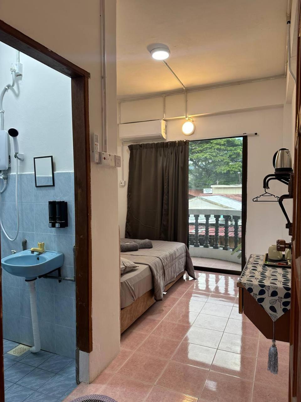 Teresek View Motel 쿠알라타한 외부 사진